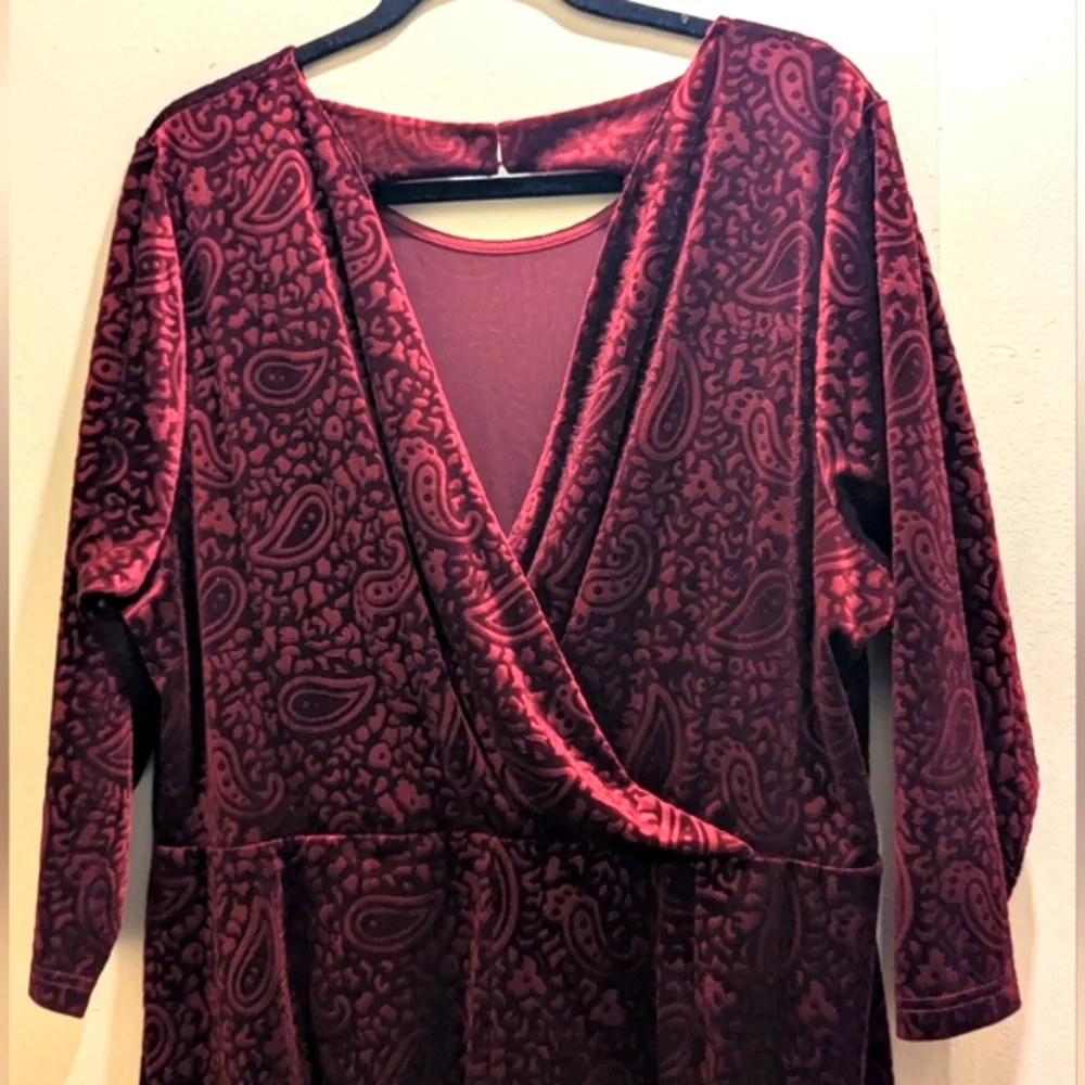 Spenser Jeremy Mulberry Velvet Paisley Back Cut-Out 3/4 Sleeves Midi Dress- 1X